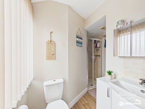 Ensuite- click for photo gallery